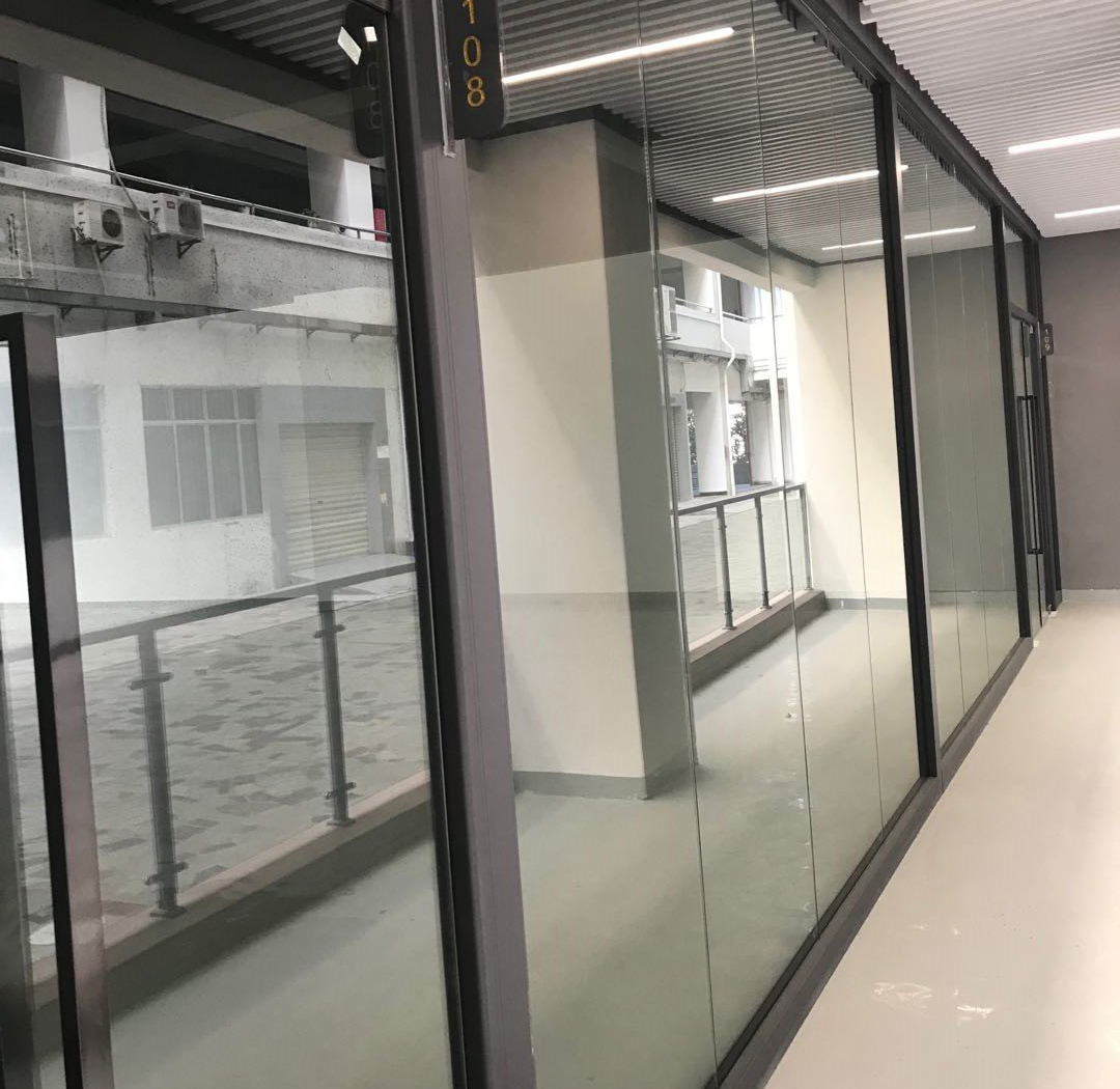 80單玻辦公高隔間 80單玻辦公高隔間